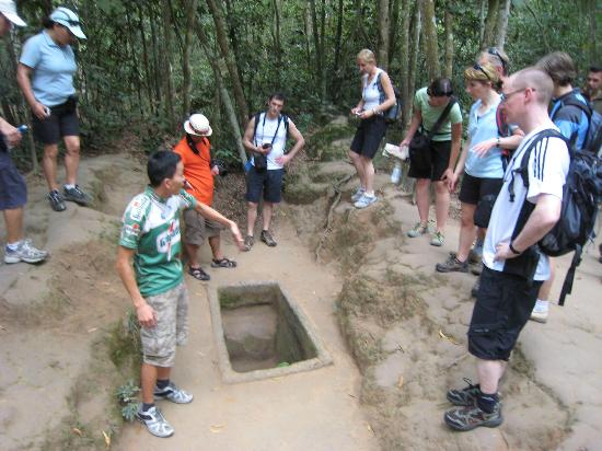 Cao Dai - Cu Chi Tunnel 1 Day Tour