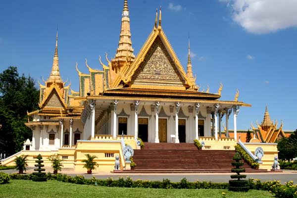 Cambodia cycling tour combine with homestay 7 days