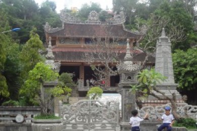 Hue city tour combines with Ancient village of Phuoc Tich