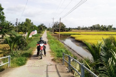 VIET FARM  MOTORBIKE DAY TOUR