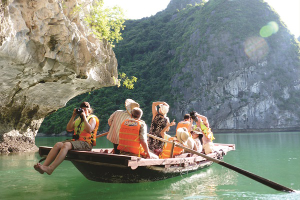 HA LONG BAY 1 DAY DELUXE TOUR 6